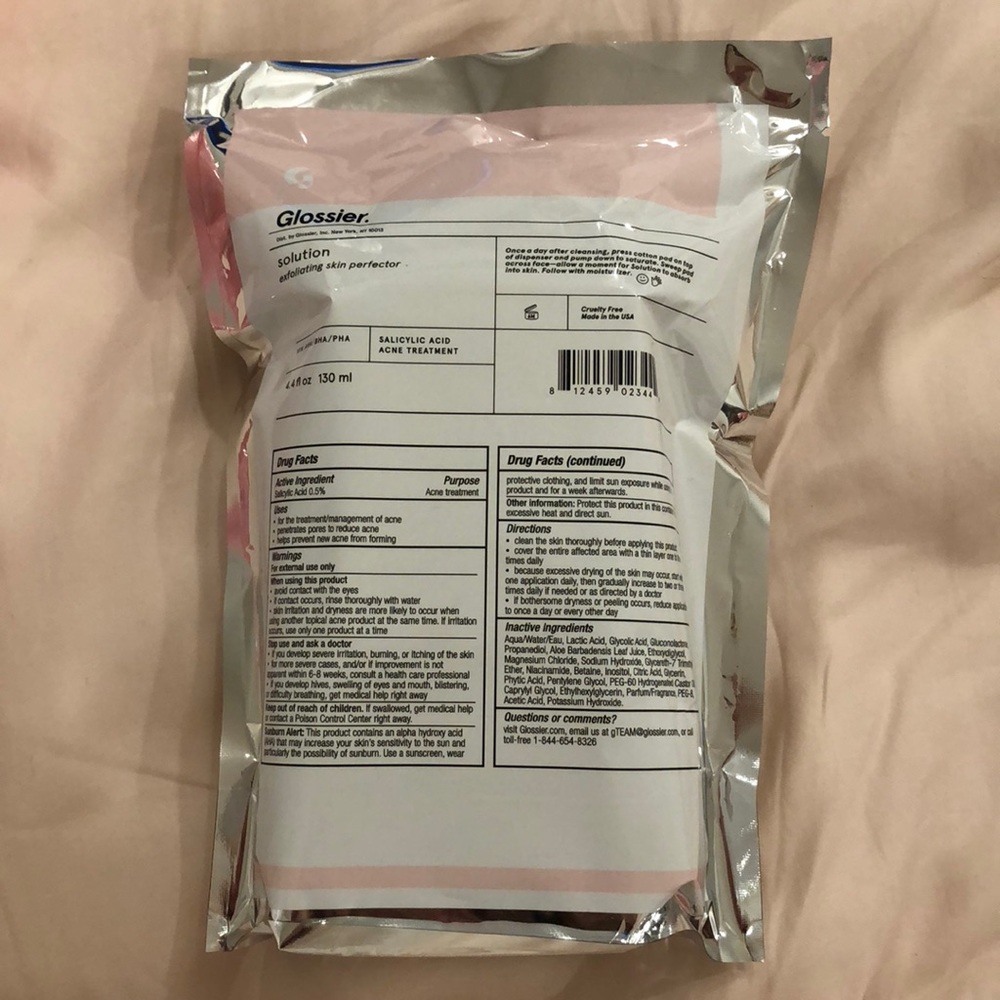 Glossier Solution exfoliating skin perfector